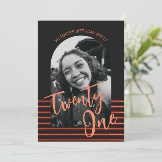 黒と赤のアーチ写真21st誕生日パーティー 招待状 (スタンド正面)