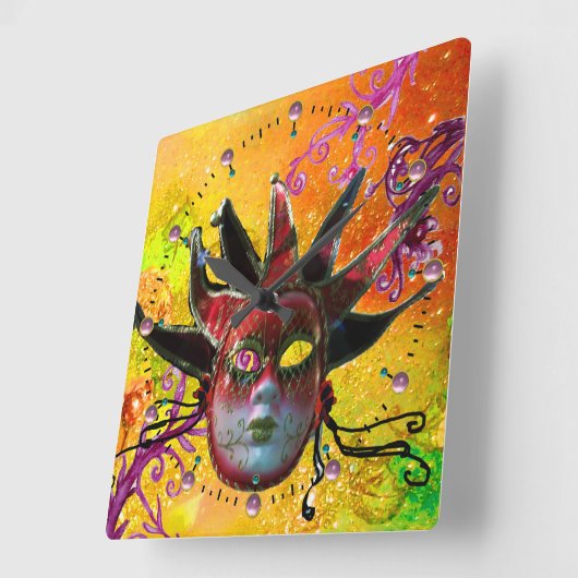 黒と赤のジェスターマスクマスカレードパーティー黄色 スクエア壁時計 (傾斜)