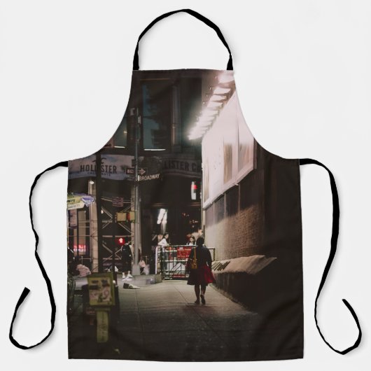 黒と赤のドレスを着た歩くを着た女性  エプロン (正面)