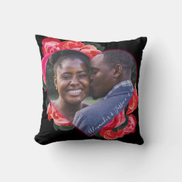 黒と赤のバラロマンチックなバレンタインの写真の枕 クッション