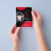 黒と赤のフォトジムパーソナルトレーナーフィットフライヤー チラシ (手)