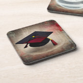 黒と赤の卒業キャップ コースター (左側)