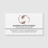 黒と赤の日本のコイの芸術的魚 (正面)