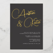 黒と金ゴールドのオーバーサイズのスクリプトタイポグラフィ結婚の 箔招待状 (正面)