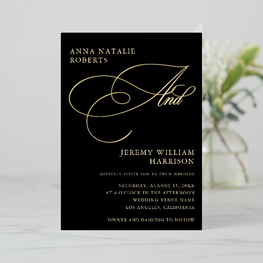 黒と金ゴールドのフォトスクリプトとQRコー結婚ド 箔招待状 (立ち正面)