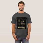 黒と金ゴールドの堅牢なギークマザーボード技術 Tシャツ (正面フル)