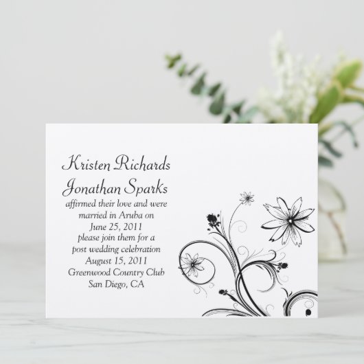 黒と銀の花がポストのセレブ結婚ルに渦巻く 招待状 (スタンド正面)