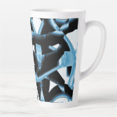 黒と青のスクラップまたはテープが破壊される カフェラテマグ (右)