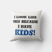 黒と青の目の文字 クッション (裏面)