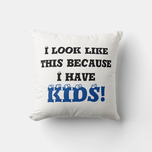 黒と青の目の文字 クッション (正面)