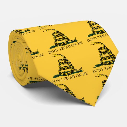 黒と黄色のガッズデン国旗を踏みつけるな! ネクタイ (ロール)