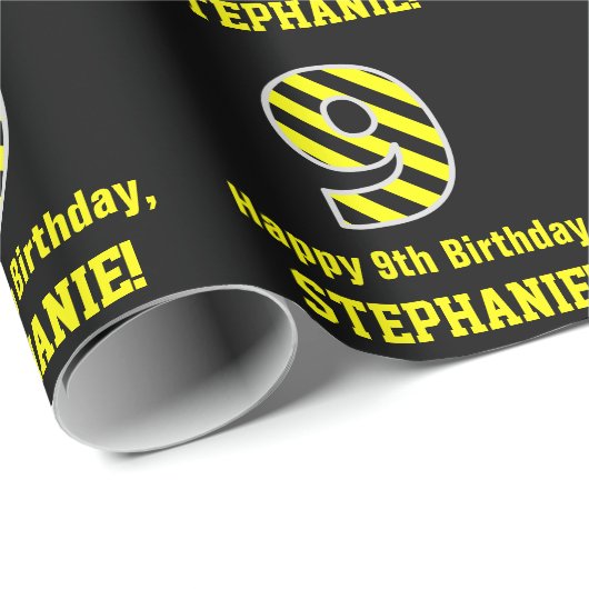 黒と黄色のストライプの「9」; 9歳の誕生日 + 名前 ラッピングペーパー (ロールコーナー)