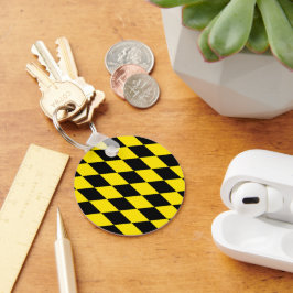 黒と黄色のバイエルダイヤモンド国旗のパターン キーホルダー