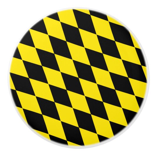 黒と黄色のバイエルダイヤモンド国旗のパターン セラミックノブ (正面)