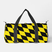 黒と黄色のバイエルダイヤモンド国旗のパターン ダッフルバッグ (正面)