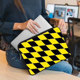 黒と黄色のバイエルダイヤモンド国旗のパターン ラップトップスリーブ