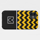 黒と黄色の山形のジグザグ。モノグラカスタムム Case-Mate iPhoneケース (裏面(横))