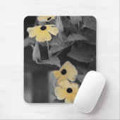 黒によってスーザンの注目されるつる植物 マウスパッド (マウス)