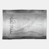 黒によって大理石模様をつけられるパーソナライズ キッチンタオル (横)