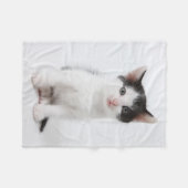 黒によって斑点を付けられる子ネコ フリースブランケット (正面(横))