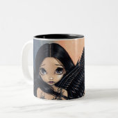 "黒によって飛ぶ天使"のマグ ツートーンマグカップ (正面左)