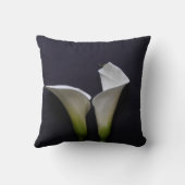 黒にタラのユリが2つ クッション (裏面)