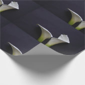 黒にタラのユリが2つ ラッピングペーパー (角)