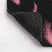 黒にピンクの羽 マウスパッド (コーナー)
