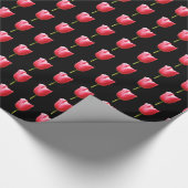 黒に対するばら色のチューリップの開花 ラッピングペーパー (角)