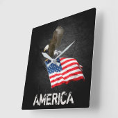 黒に旗を付けたハゲのワシ スクエア壁時計 (傾斜)