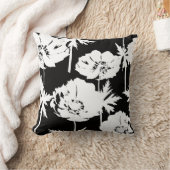 黒に白い花。 クッション (ブランケット)