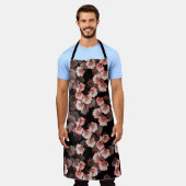 黒に継ぎ目無し開花牡丹 エプロン (着用した状態)