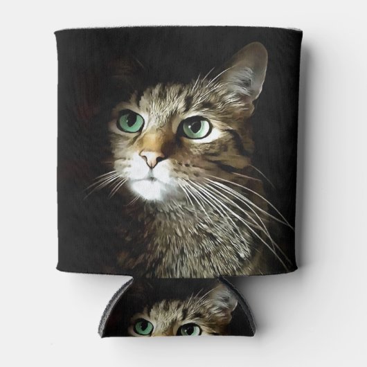 黒に緑の目を孤立させたタビー猫 缶クーラー (正面)