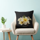 黒に美しいサテンの花 クッション (椅子)