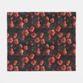 黒に赤いケシ フリースブランケット (正面(横))