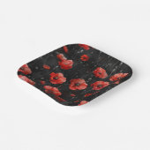 黒に赤いケシ ペーパープレート (傾斜あり)