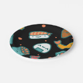 黒のかわいく幸せで継ぎ目が無い寿司パターン ペーパープレート (アングル)