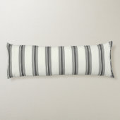 黒のアイボリー垂直ストライプパターン ボディピロー (裏面)