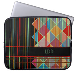 黒のイニシャルとのストライプのな三角形の形 ラップトップスリーブ