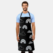 黒のエプロンにグレーの雲と虹 エプロン (着用した状態)