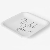 黒のエレガントスクリプト名ブライダルシャワー ペーパープレート (傾斜あり)