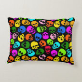 黒のカラフルなスカルパターン アクセントクッション (裏面)