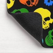 黒のカラフルなスカルパターン マウスパッド (コーナー)