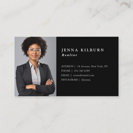 黒のスタイリッシュスクリプト不動産仲介業者 名刺 (裏面)