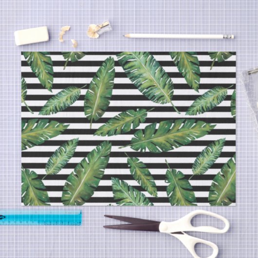 黒のストライブ柄のバナナの葉の熱帯夏パターン 薄葉紙 (クラフト)