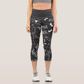 黒のハロウィーンで白をトリックまたはトリートパターン  カプリレギンス (正面)