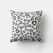 黒のハートパターン クッション (裏面)