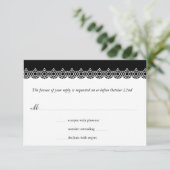 黒のバーの（ユダヤ教の）バル・ミツバーの応答スカラップで仕上げられたダビデの星 出欠カード (スタンド正面)