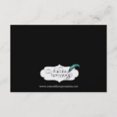 黒のフォーマルな結婚披露宴会場に輝くゴールドのシャンデリア エンクロージャーカード (裏面)