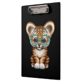 黒のベビーの虎の子かわいい身に着けているガラス クリップボード (左)